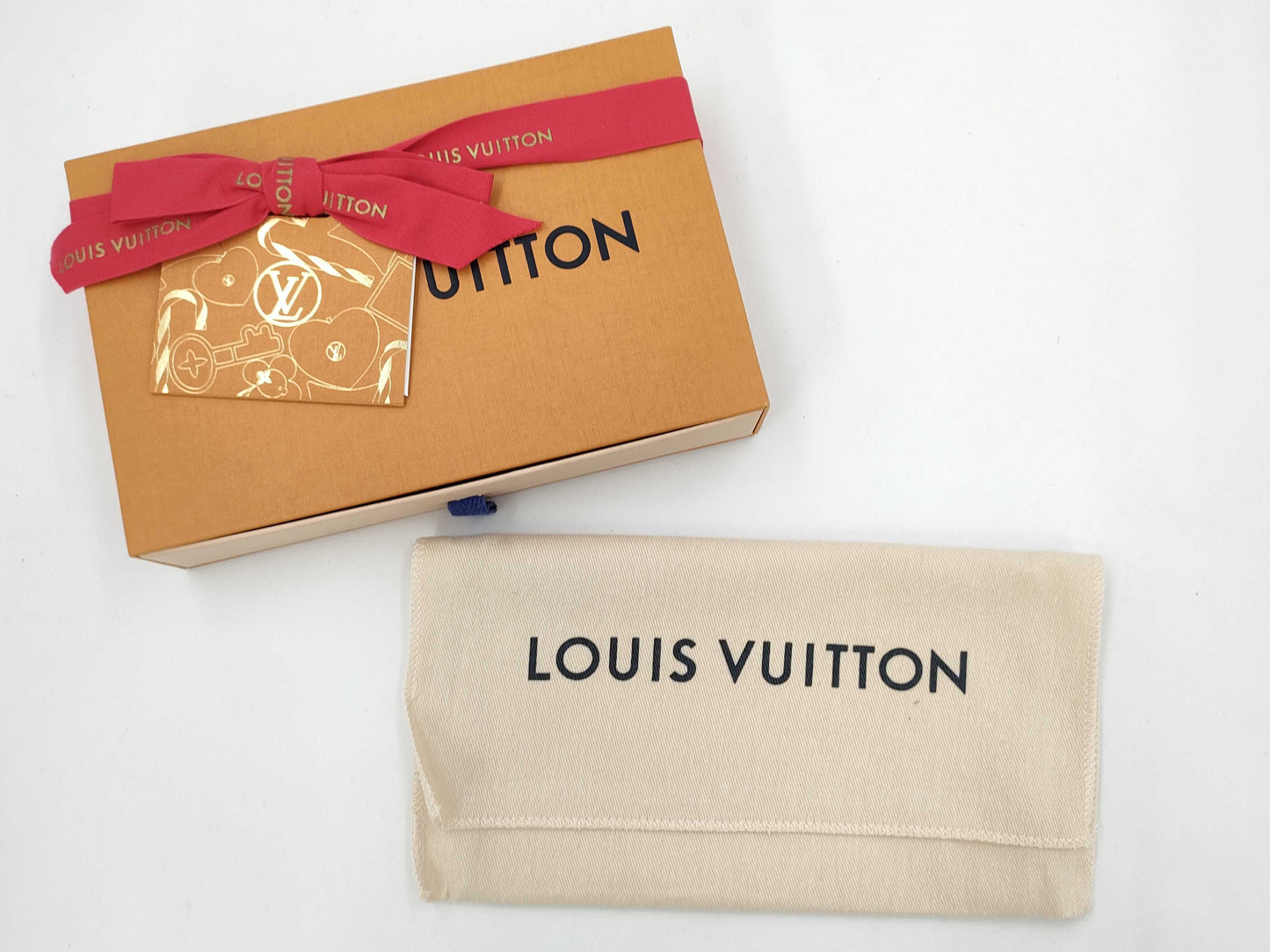 LOUIS VUITTON Epi Portefeuille Sarah Long Wallet in Noir and Hot Pink, M64322