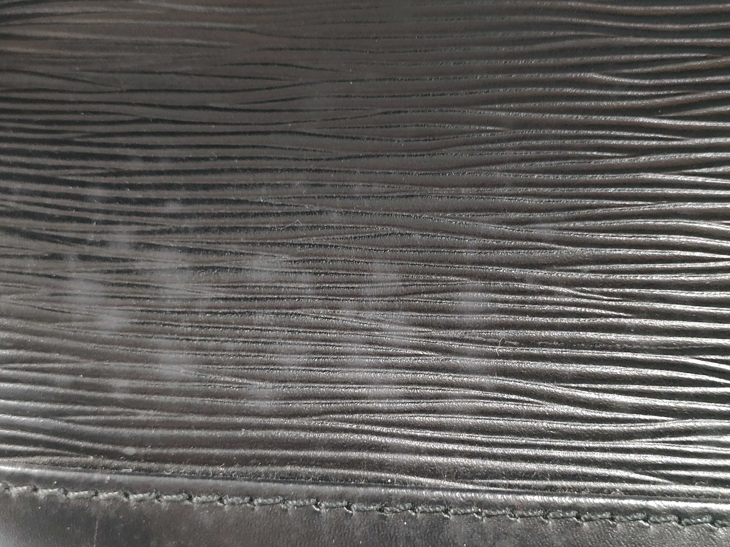 LOUIS VUITTON Unidentified Epi Noe Black Shoulder Bag