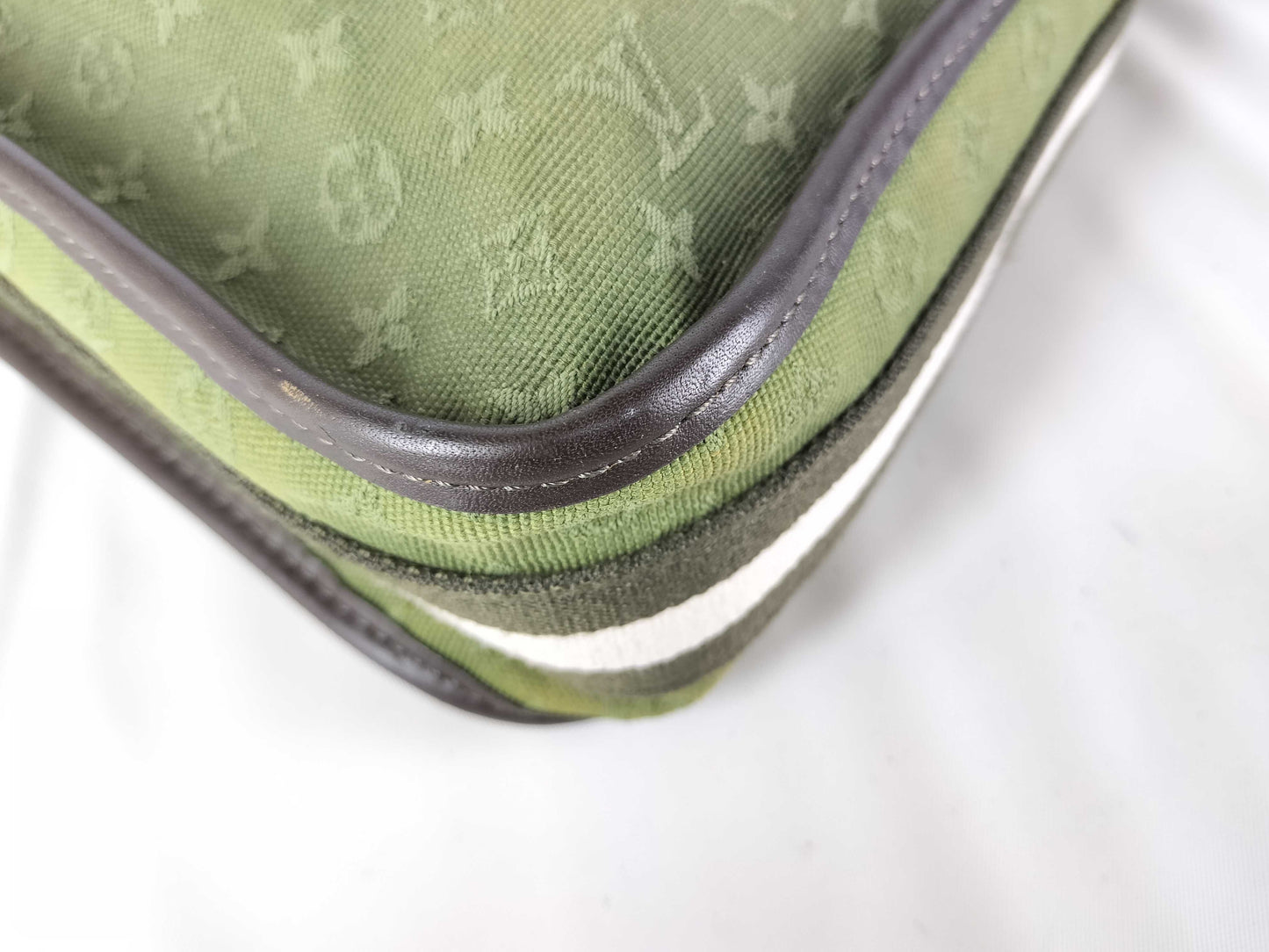 LOUIS VUITTON VI0074 Monogram Mini Besas Mary Kate Shoulder Bag