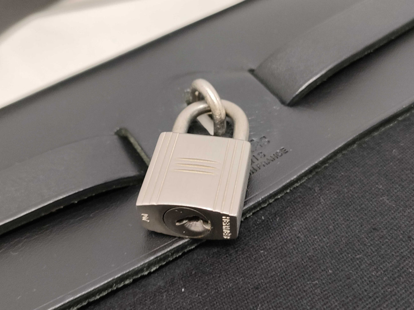 HERMES C □D Airbag D engraved shoulder bag