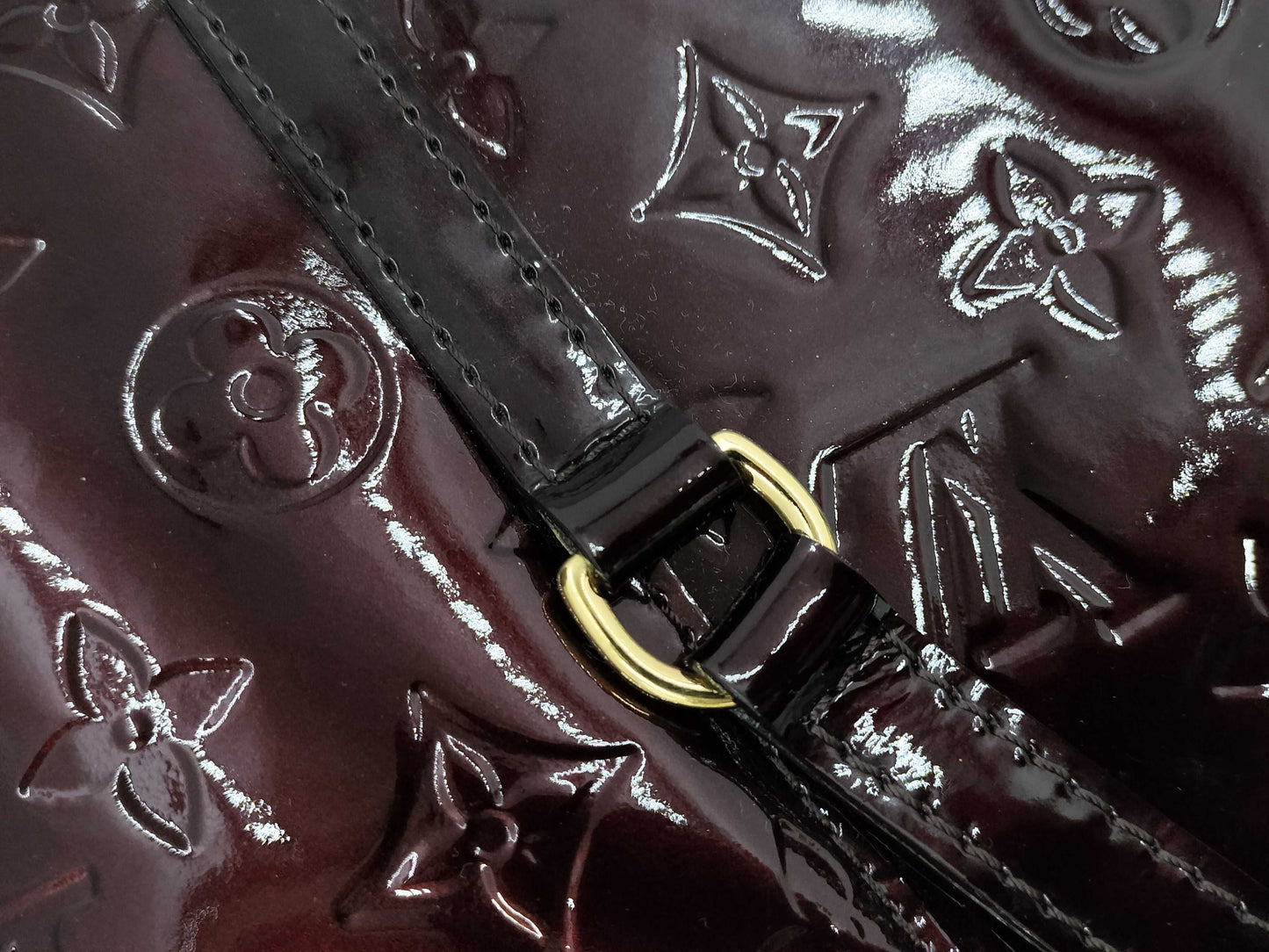 LOUIS VUITTON Vernis Avalo Handbag