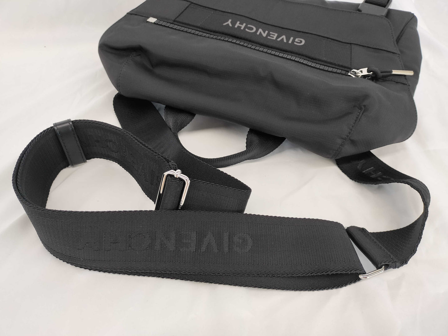 GIVENCHY BKU04BK1RG G-Trek Messenger Shoulder Bag