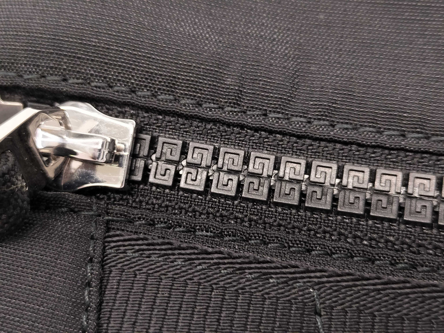 GIVENCHY BKU04BK1RG G-Trek Messenger Shoulder Bag