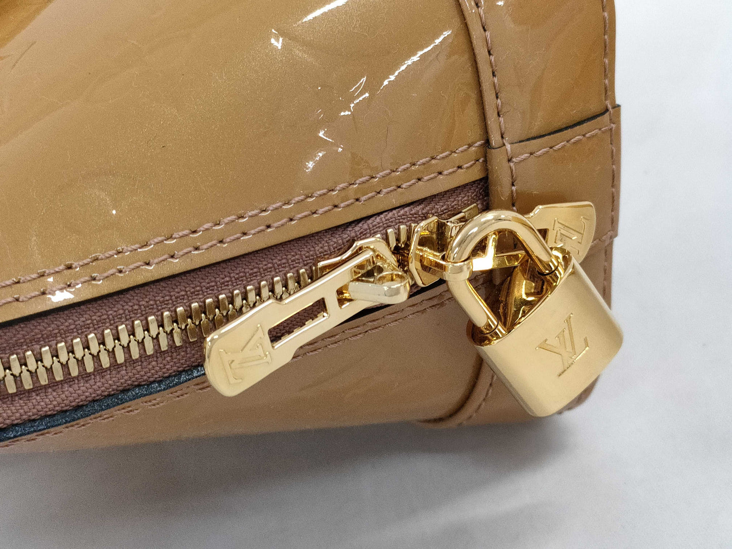 LOUIS VUITTON Vernis Alma BB 2-way handbag
