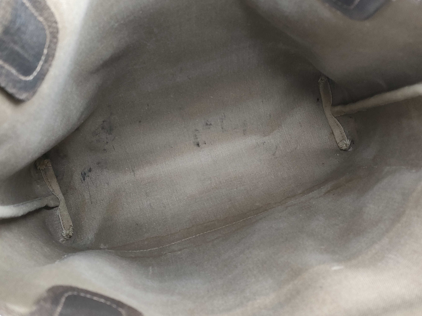 GUCCI GG Supreme Sherry Tote Bag