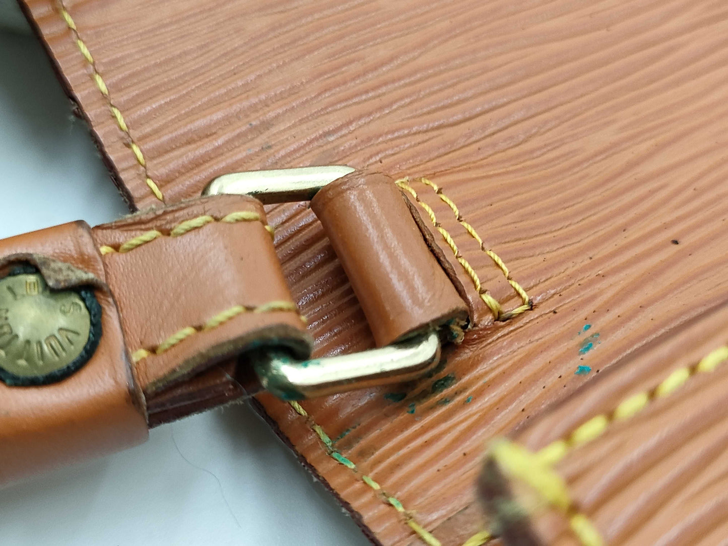 LOUIS VUITTON Epi Serie Dragonne Second Bag Clutch Bag Leather Second Bag