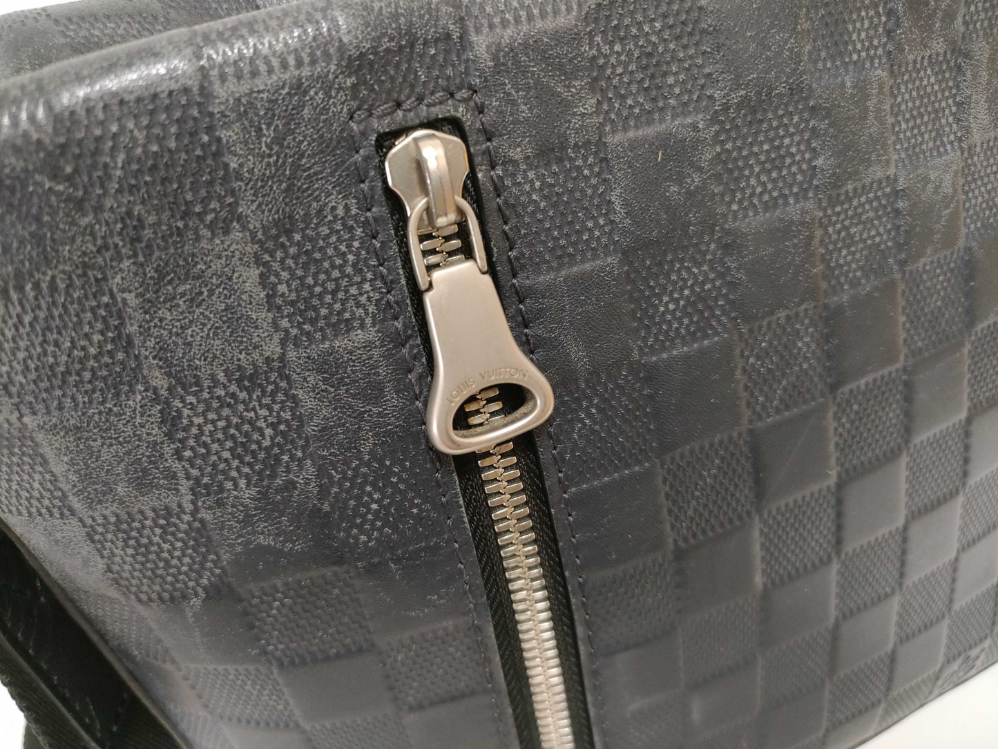 LOUIS VUITTON Damier Infini N42415 Infini Discovery Messenger PM Shoulder Bag