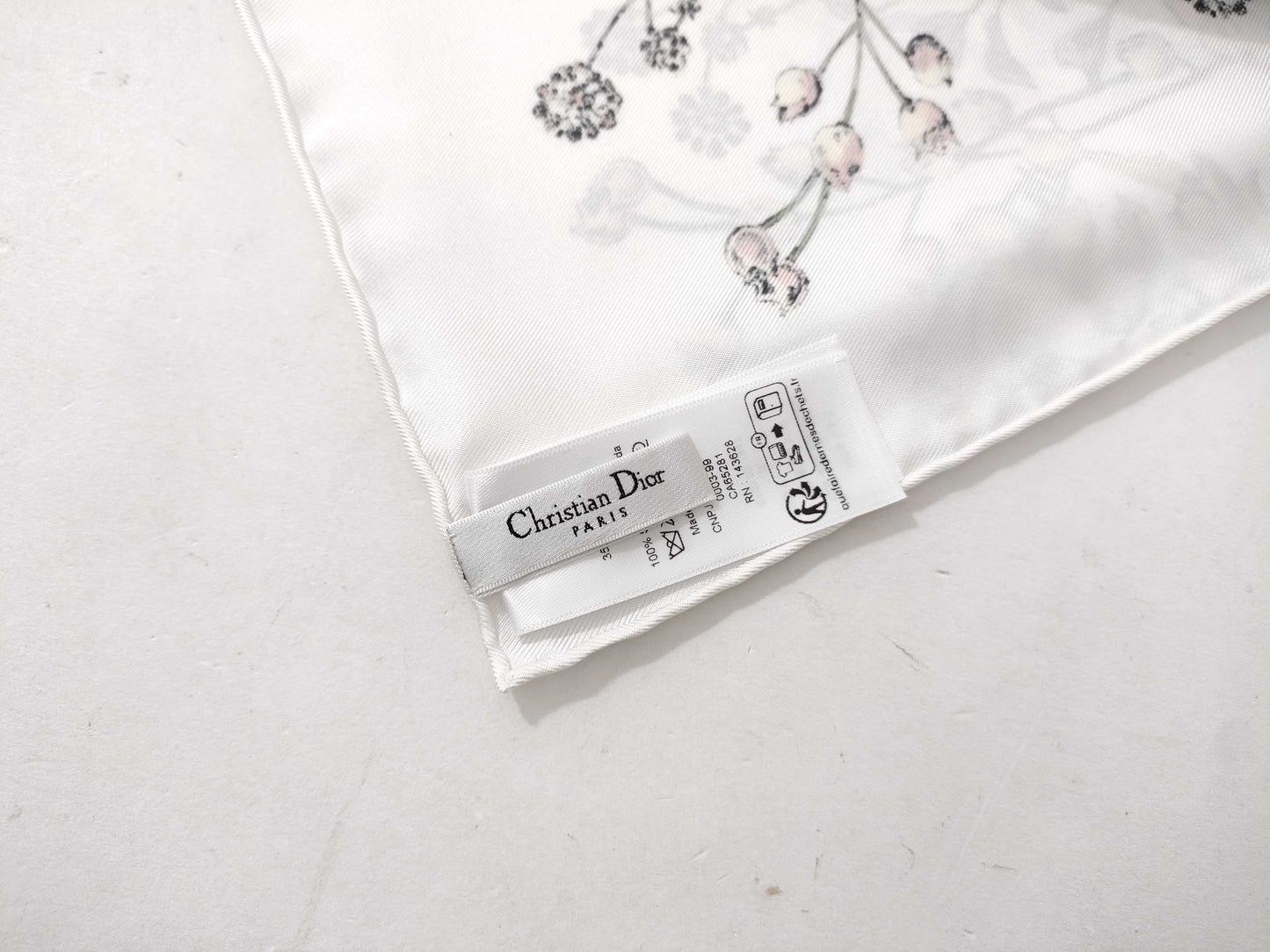 (10462_0333) Dior Boxed / New Scarf