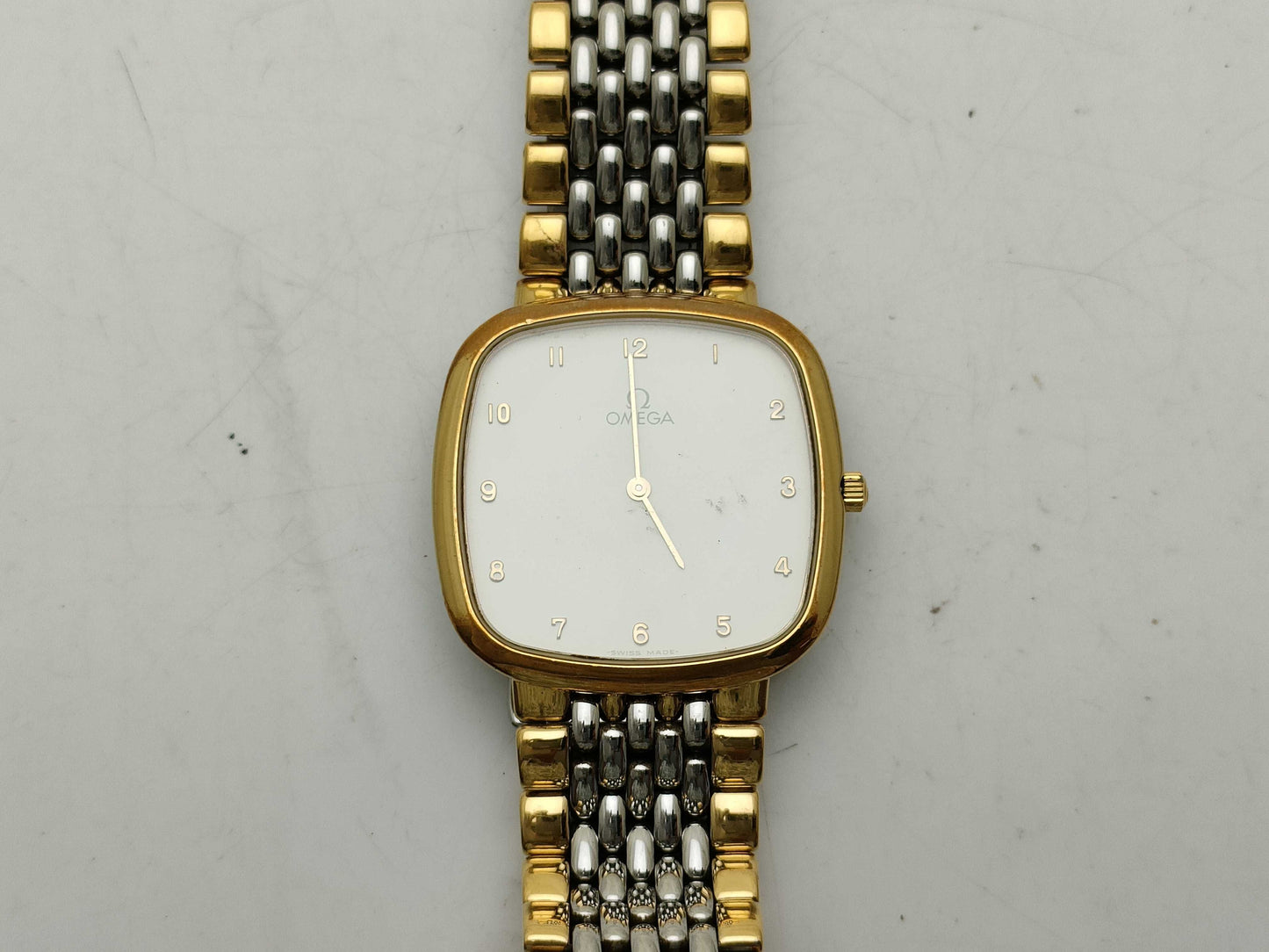 OMEGA 51062368 Quartz Unmoving Women's Watch