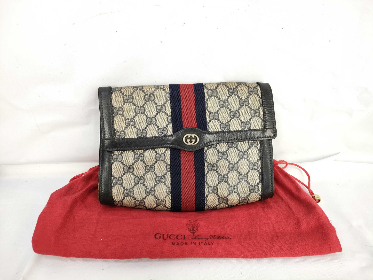 GUCCI GG Supreme Sherry Clutch Bag