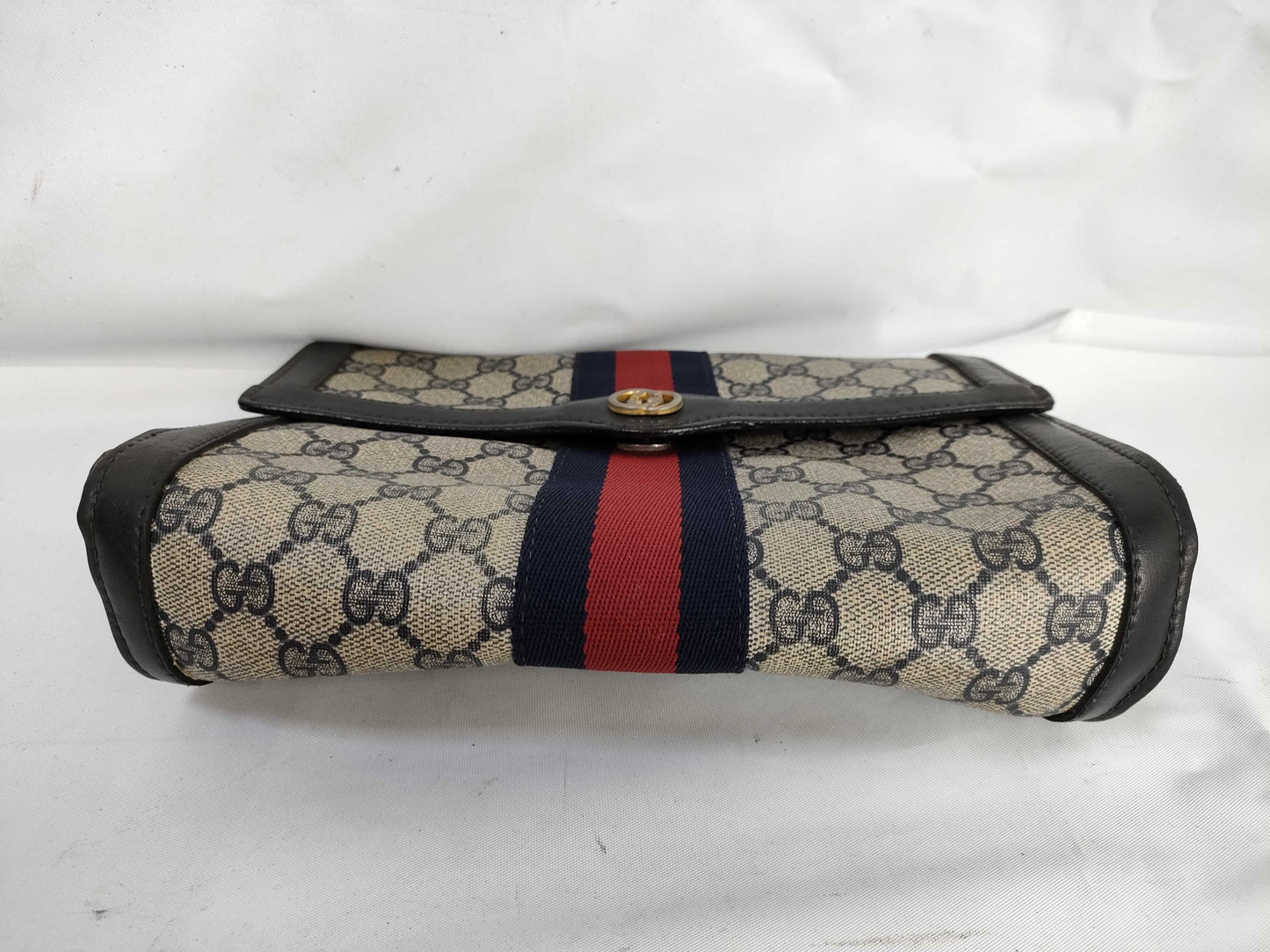 GUCCI GG Supreme Sherry Clutch Bag