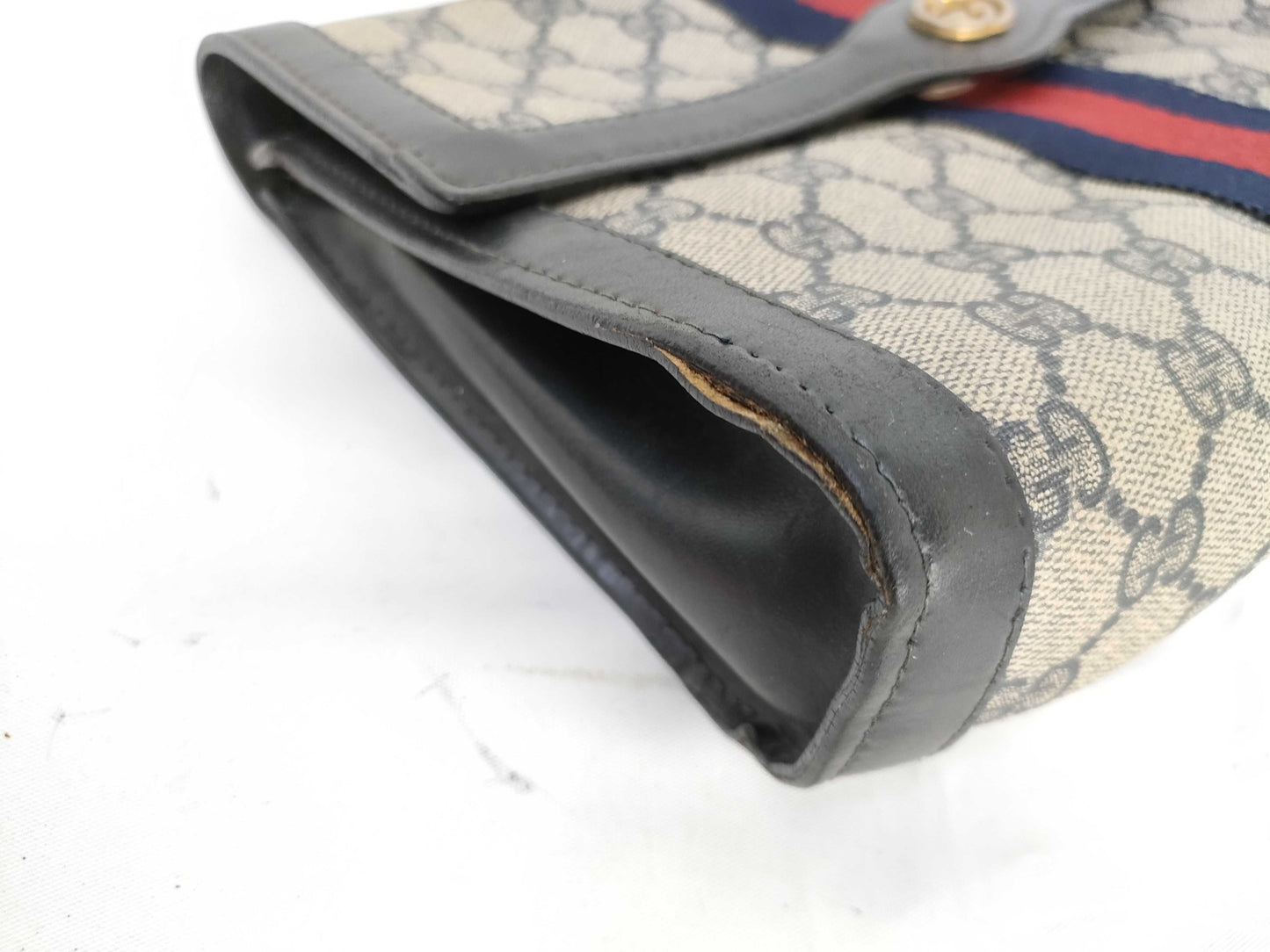 GUCCI GG Supreme Sherry Clutch Bag