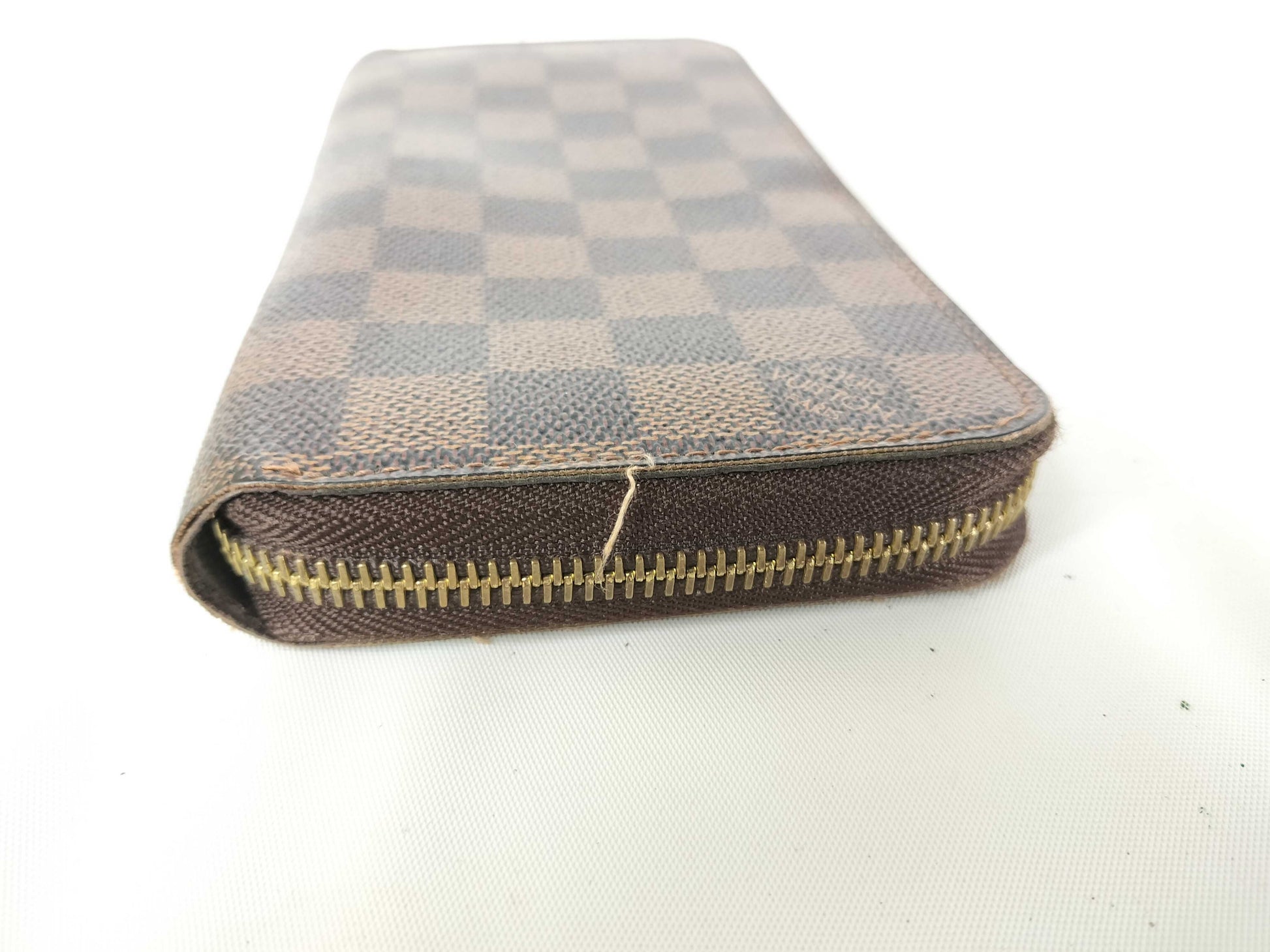 LOUIS VUITTON Damier Zippy Wallet Wallet