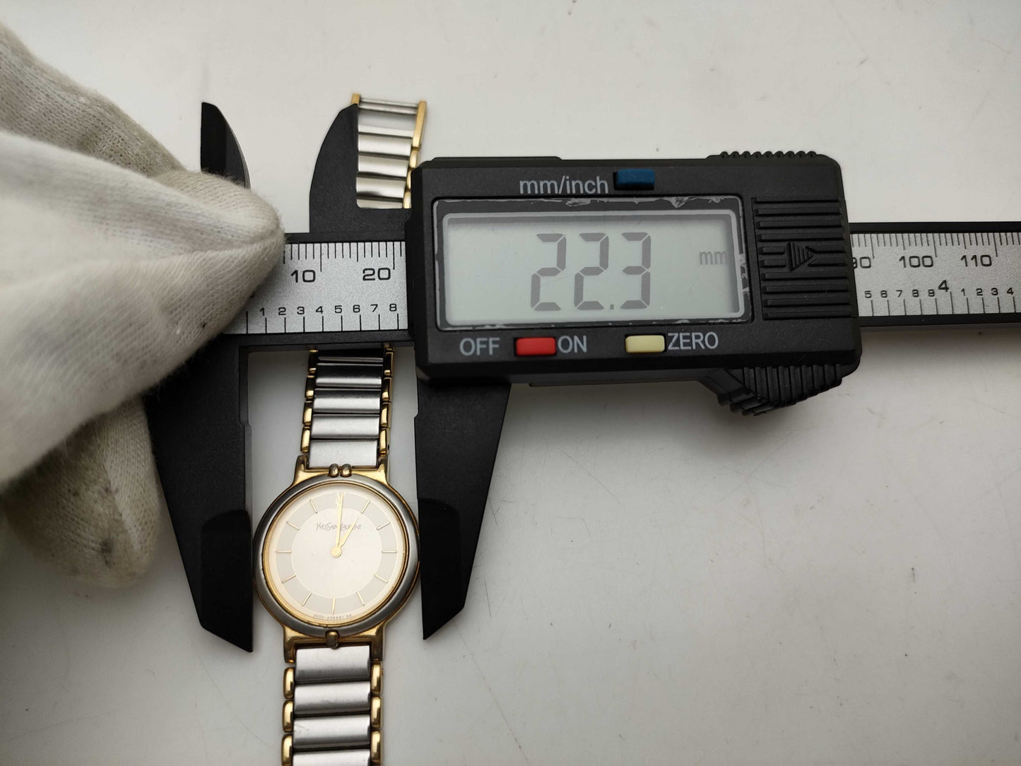Yves Saint Laurent 2200-228481 Quartz Women's Watch
