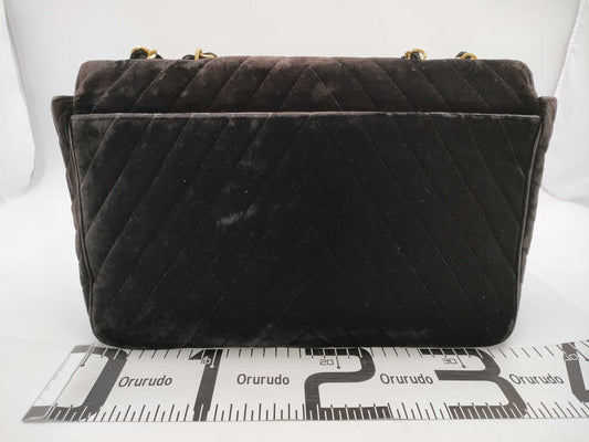 CHANEL Chevron Chain Shoulder Bag