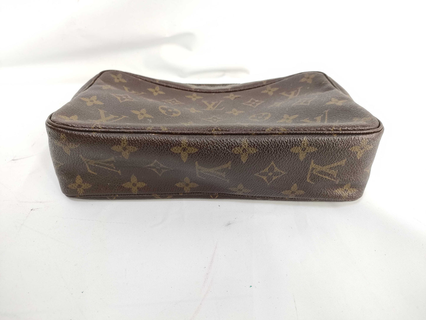 LOUIS VUITTON Monogram Truth Toilette 23 Pouch