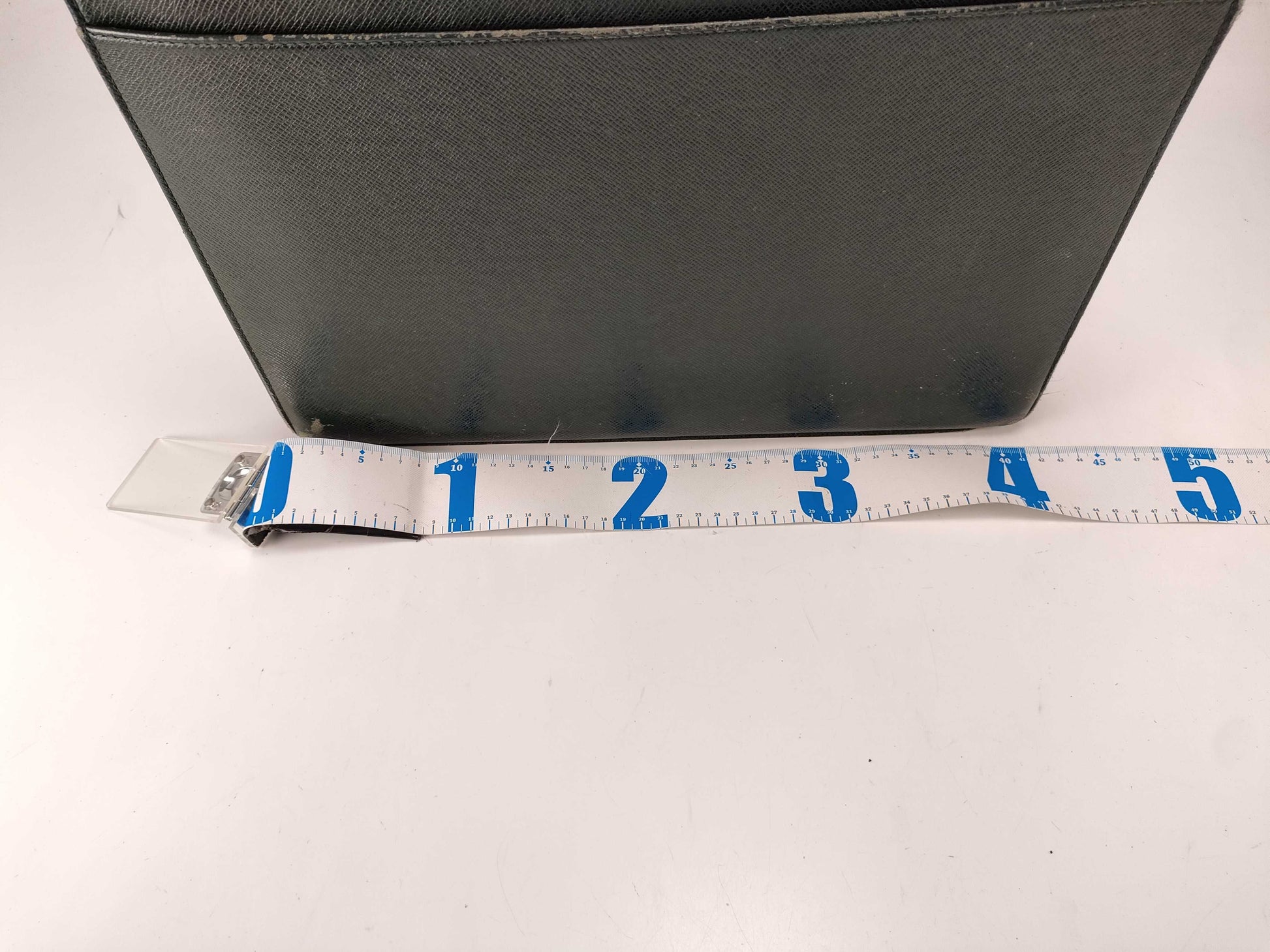 LOUIS VUITTON Taiga Taiga Conseier Business Bag