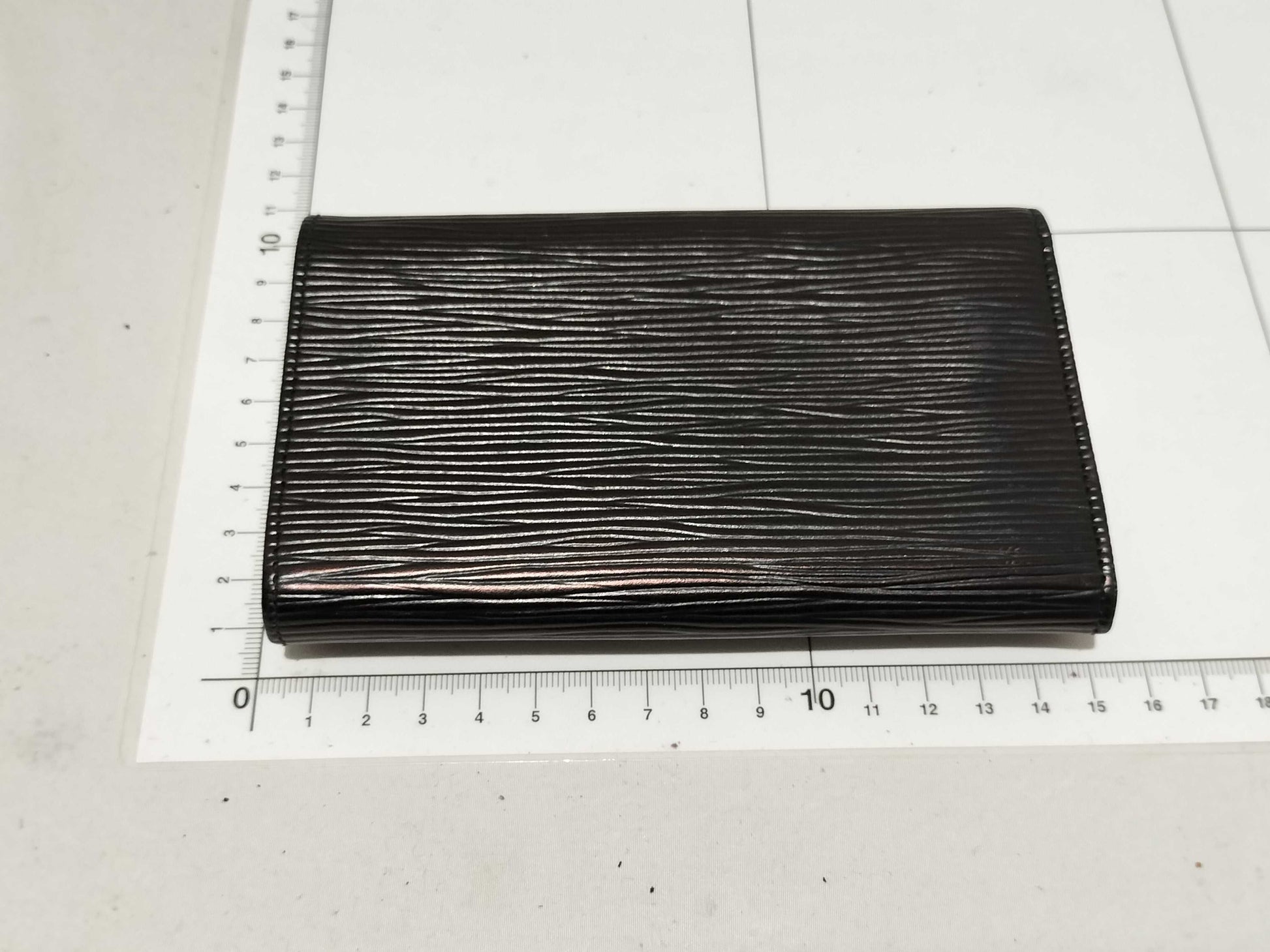 LOUIS VUITTON Epi Bi-Fold Wallet Wallet