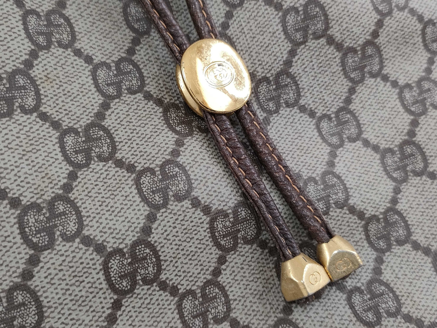 GUCCI GG Supreme Drawstring Shoulder Bag