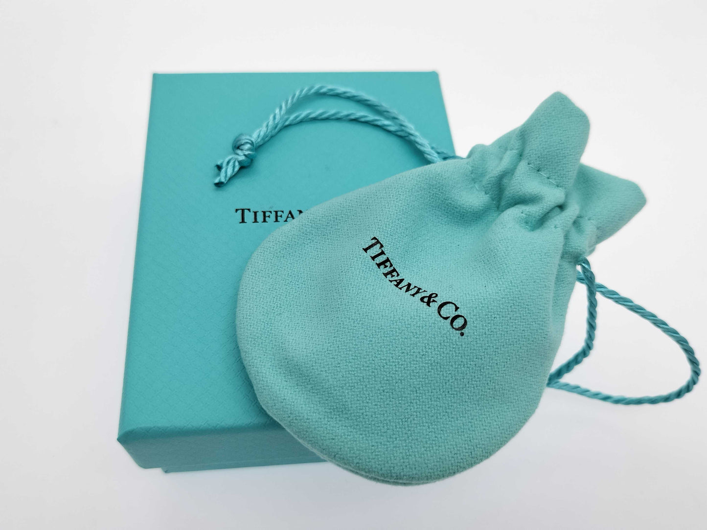 Tiffany & Co. T Smile Small Blue Topaz WG 750 2.7g Bracelet/Bangle
