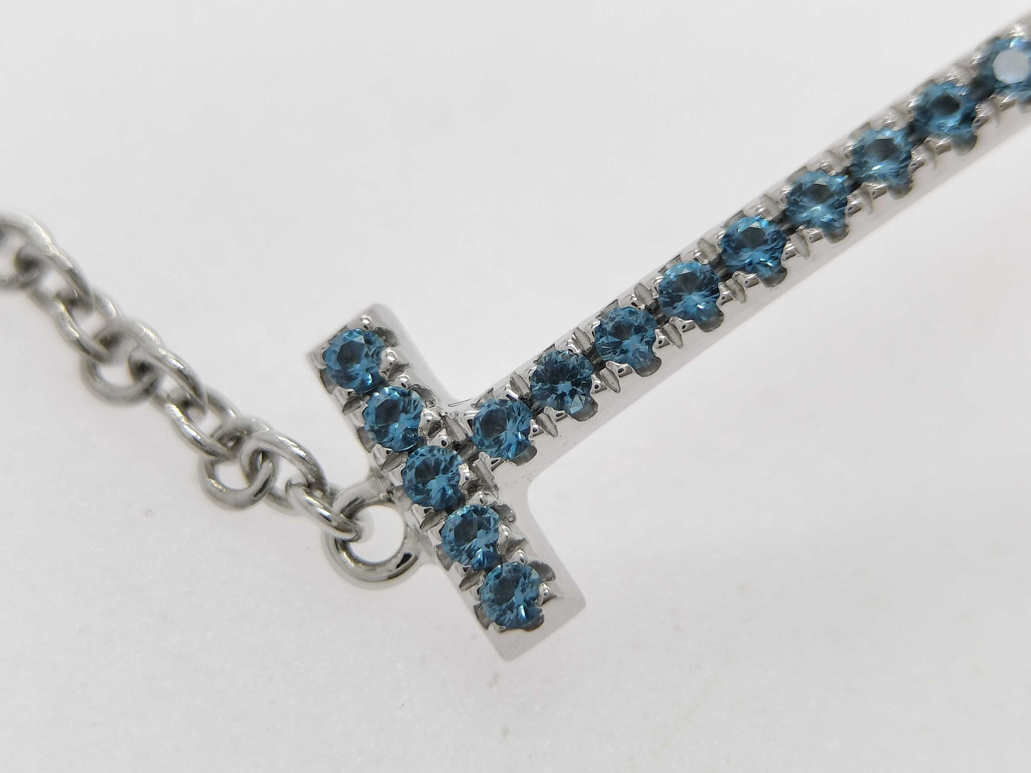 Tiffany & Co. T Smile Small Blue Topaz WG 750 2.7g Bracelet/Bangle
