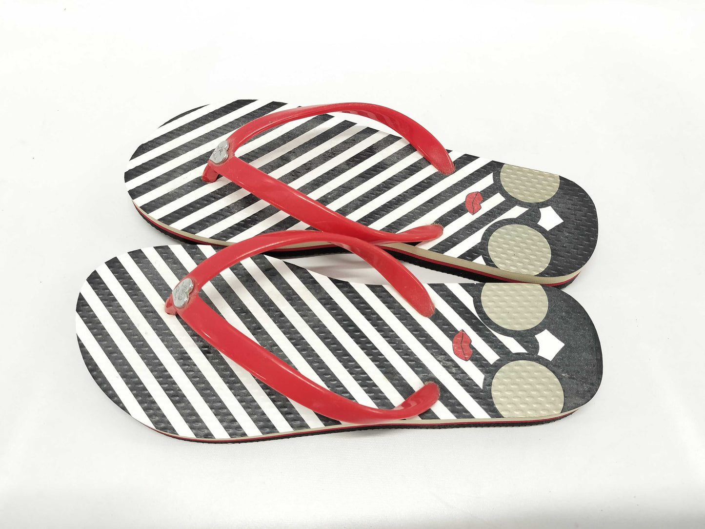 Home storage Alice and Olivia beach sandals