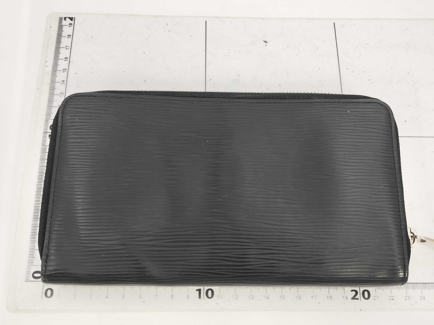 LOUIS VUITTON Epi Zippy Organizer Wallet