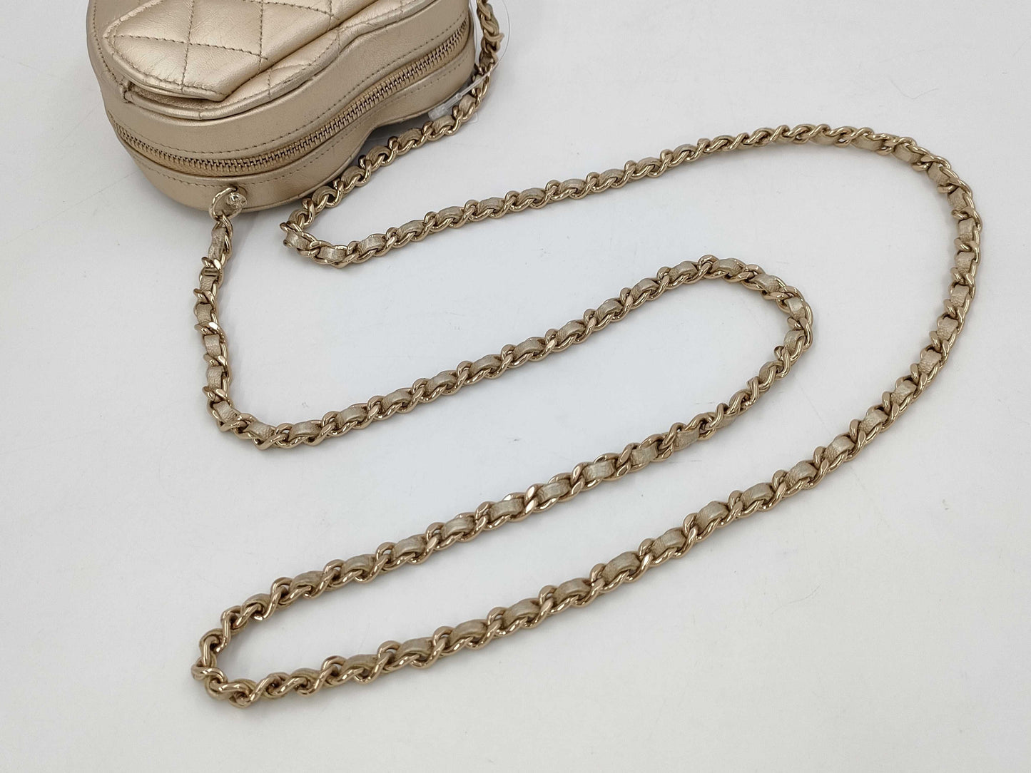 CHANEL Lambskin Matelasse Heart Chain Shoulder Bag