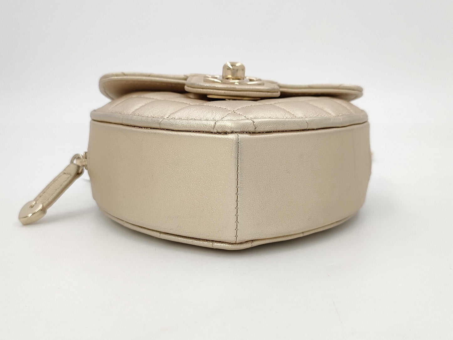CHANEL Lambskin Matelasse Heart Chain Shoulder Bag