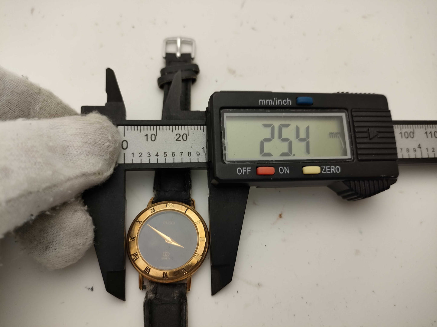 GUCCI 3000L Unworked Women's Watch