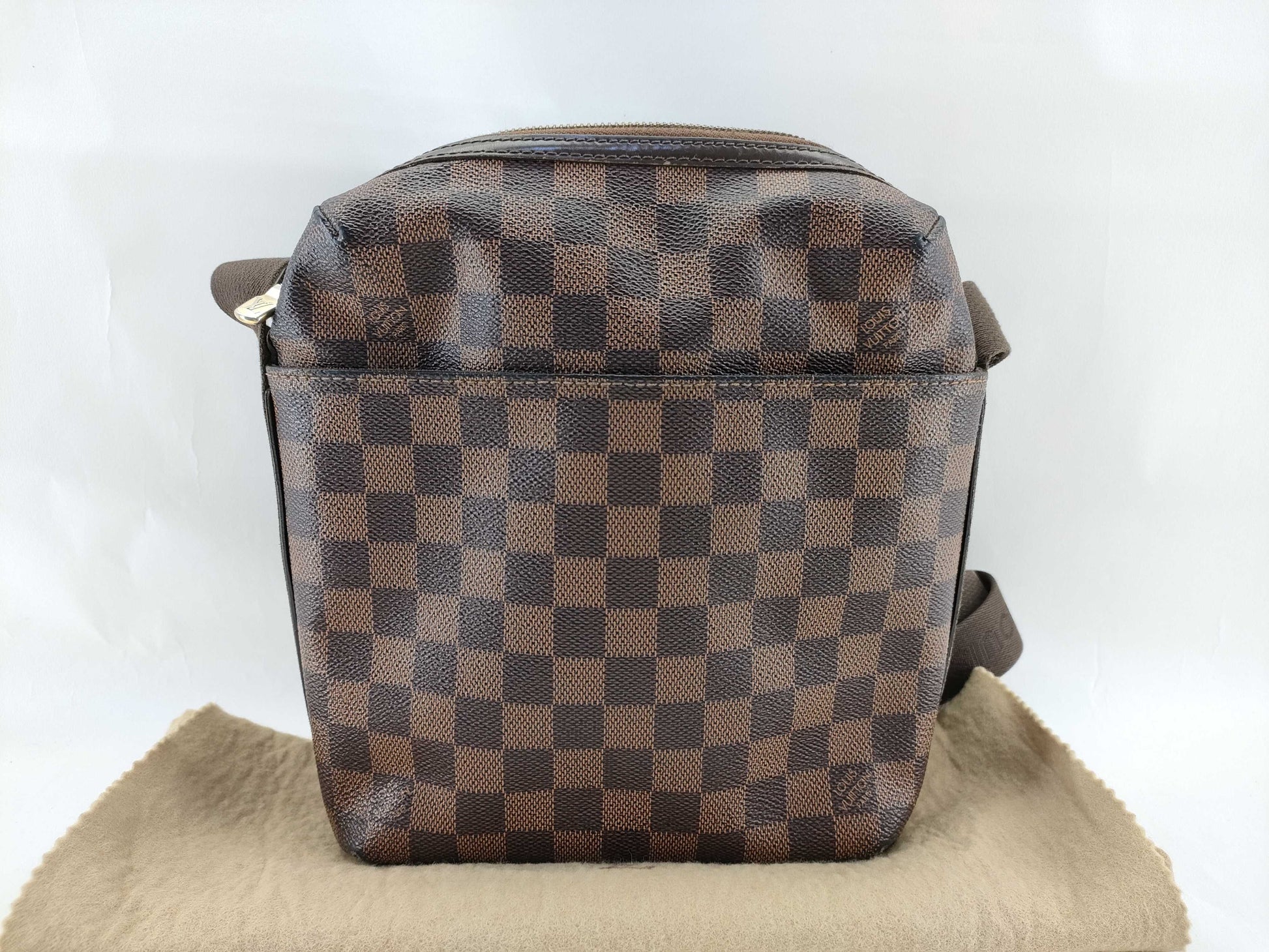 LOUIS VUITTON Damier N41135 Trotter Beaubourg Damier Shoulder Bag