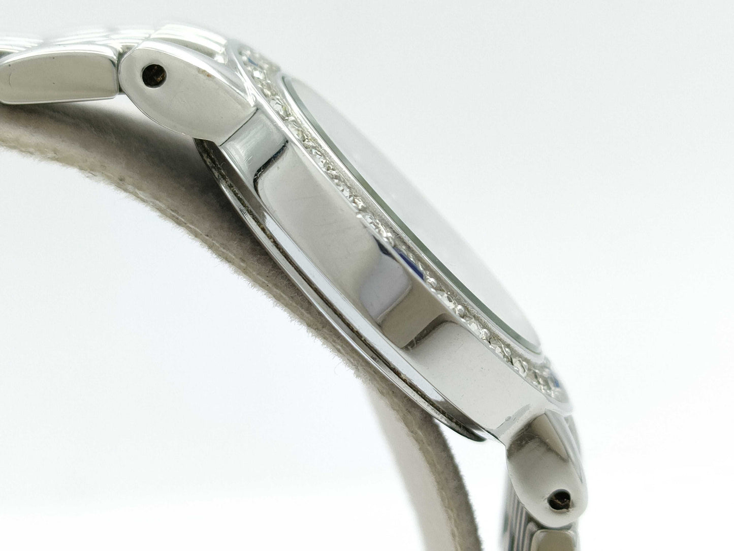 VALENTINO VD-2038 Quartz Shell Dial Women's Watch