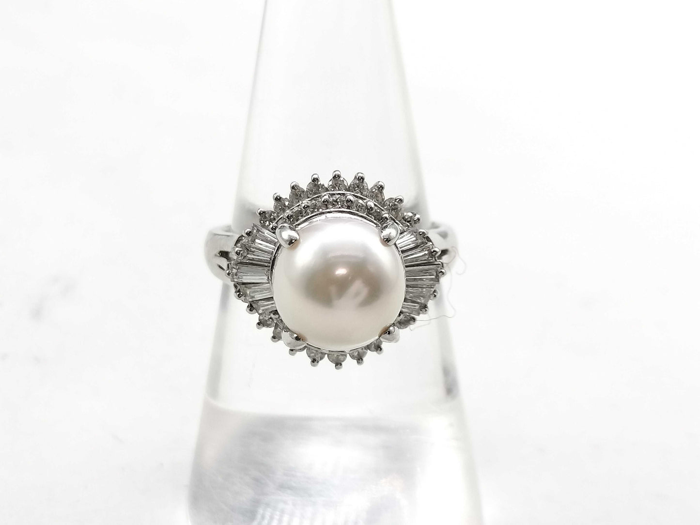 Akoya pearl ring, diameter 9.1mm, D0.75ct, PT850, 8.3g .