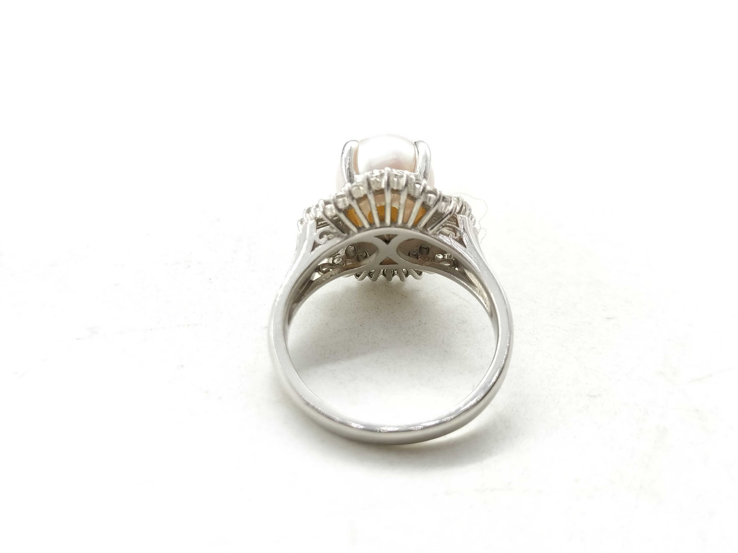 Akoya pearl ring, diameter 9.1mm, D0.75ct, PT850, 8.3g .