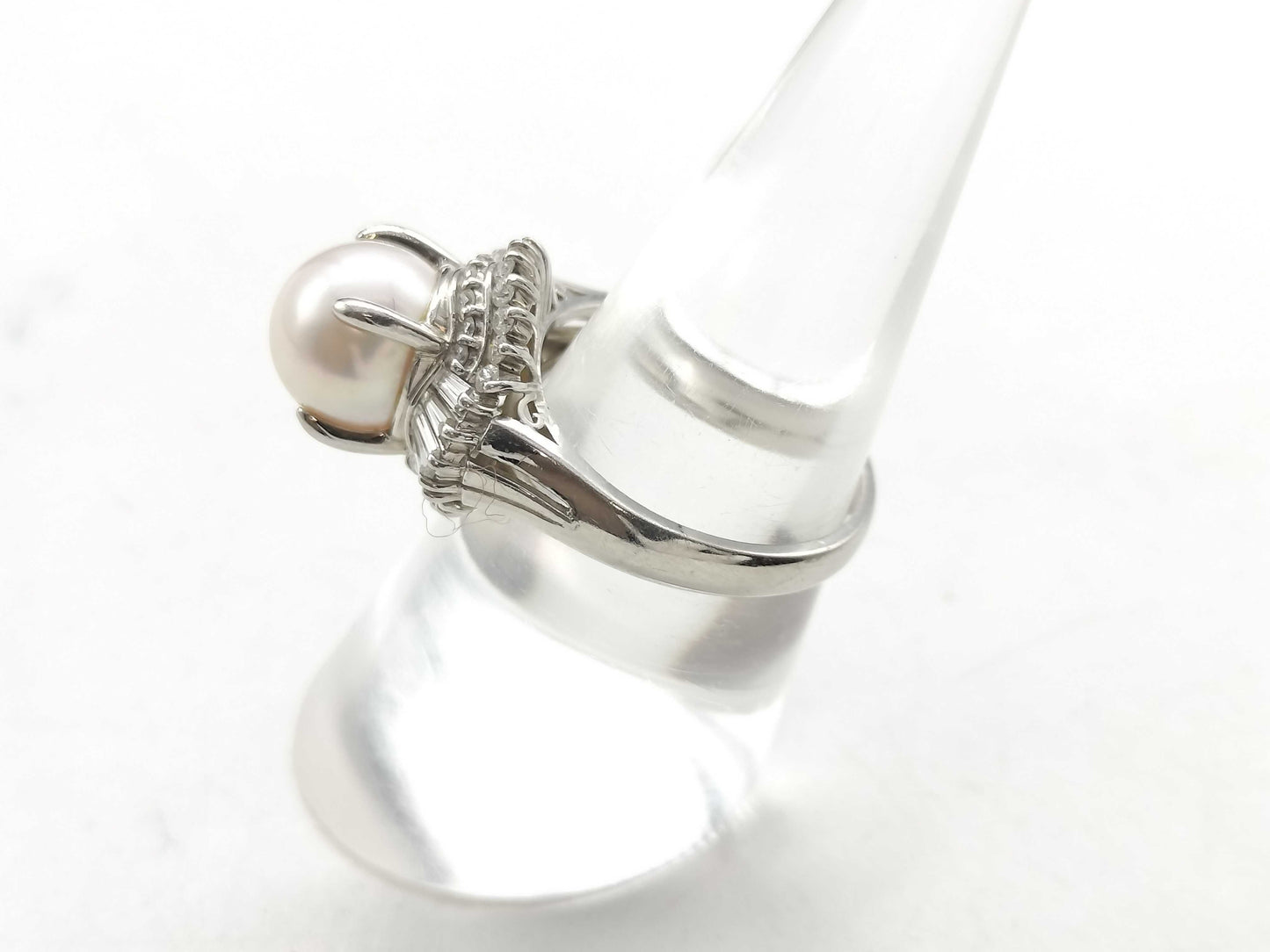 Akoya pearl ring, diameter 9.1mm, D0.75ct, PT850, 8.3g .