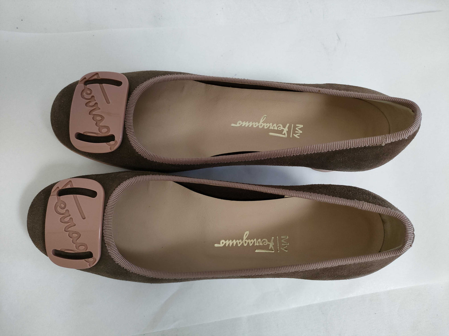 Salvatore Ferragamo Vara Pumps