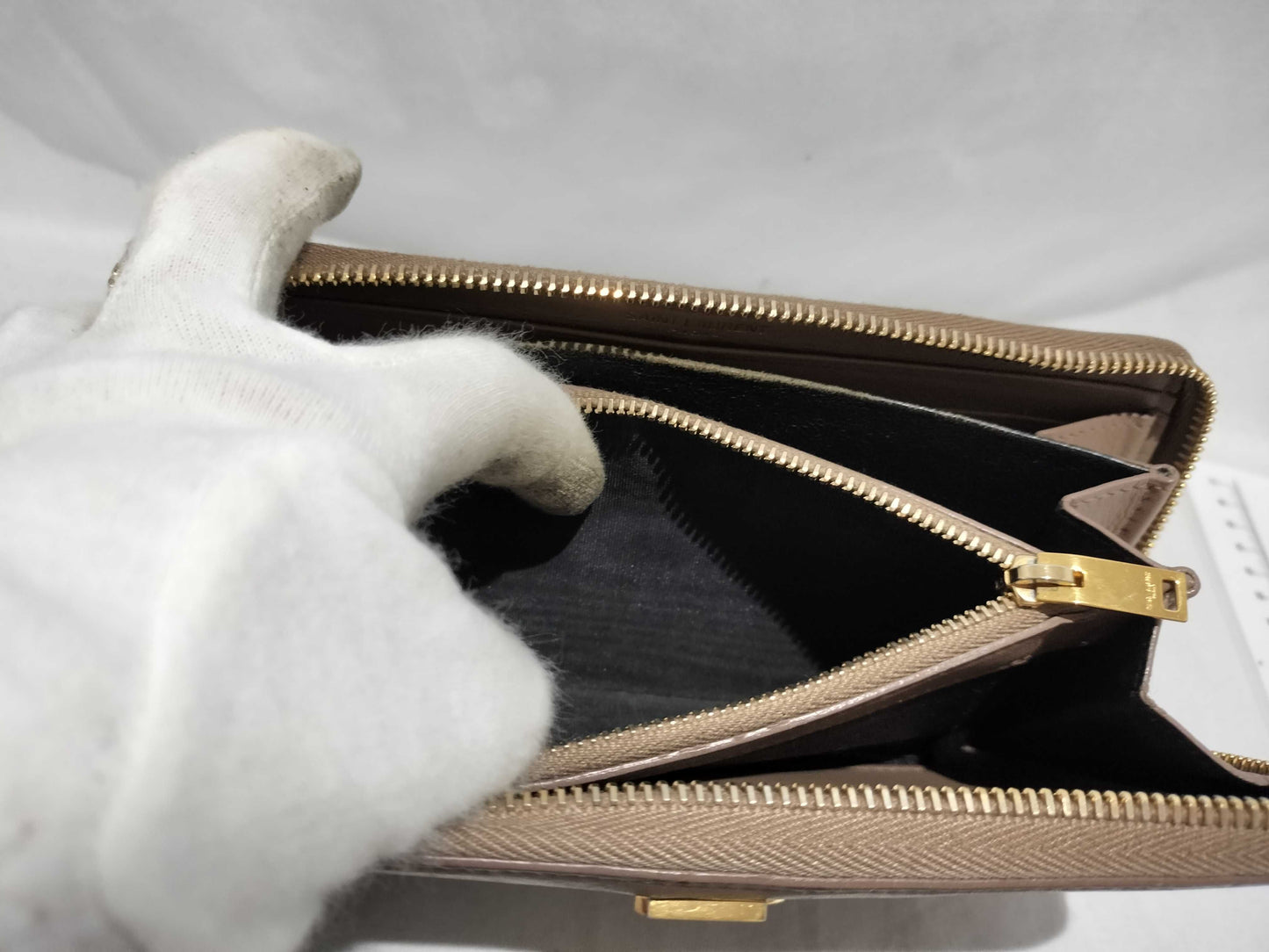 (10461_0053) Yves Saint Laurent Long Purse Purse
