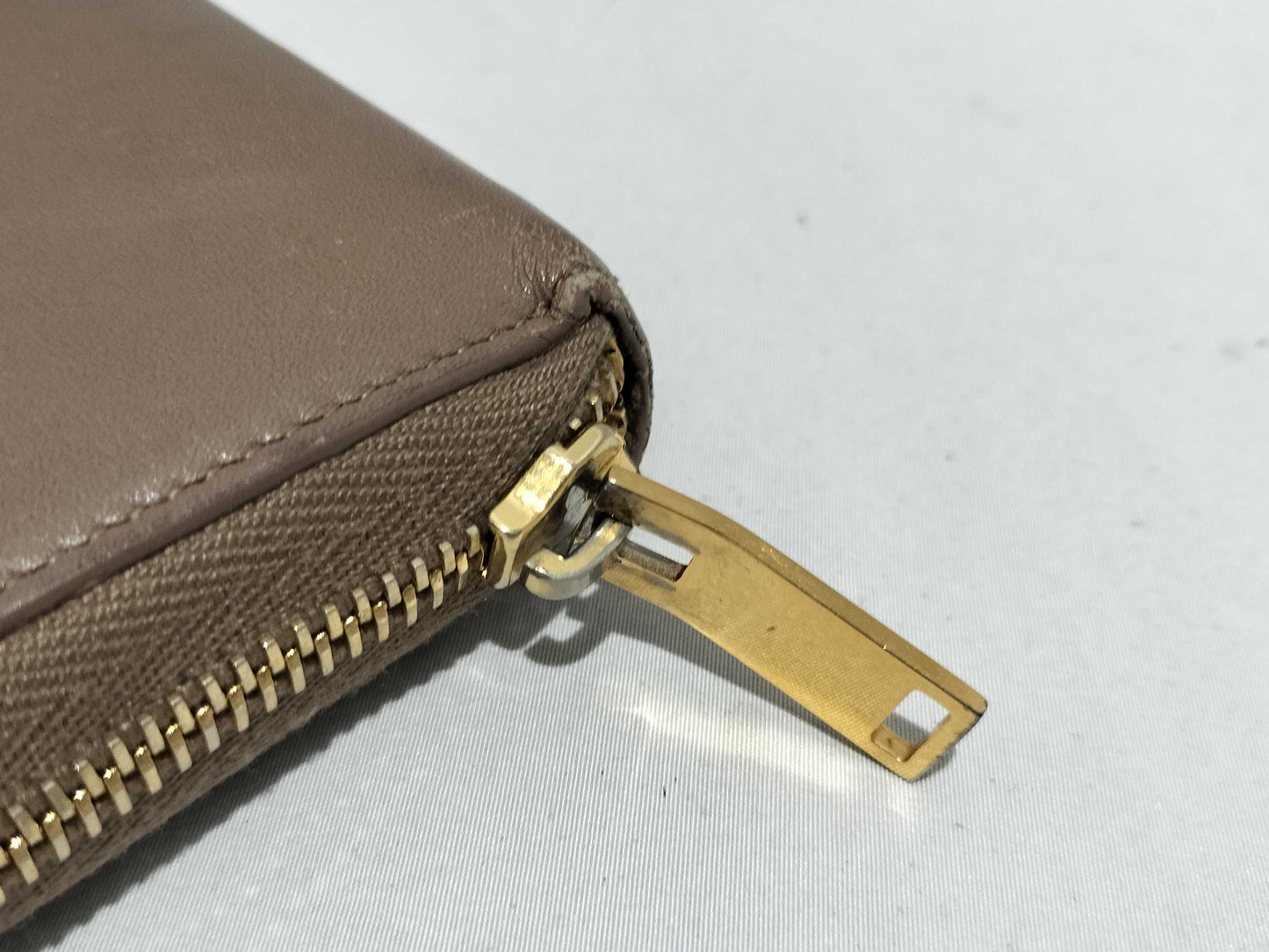 (10461_0053) Yves Saint Laurent Long Purse Purse