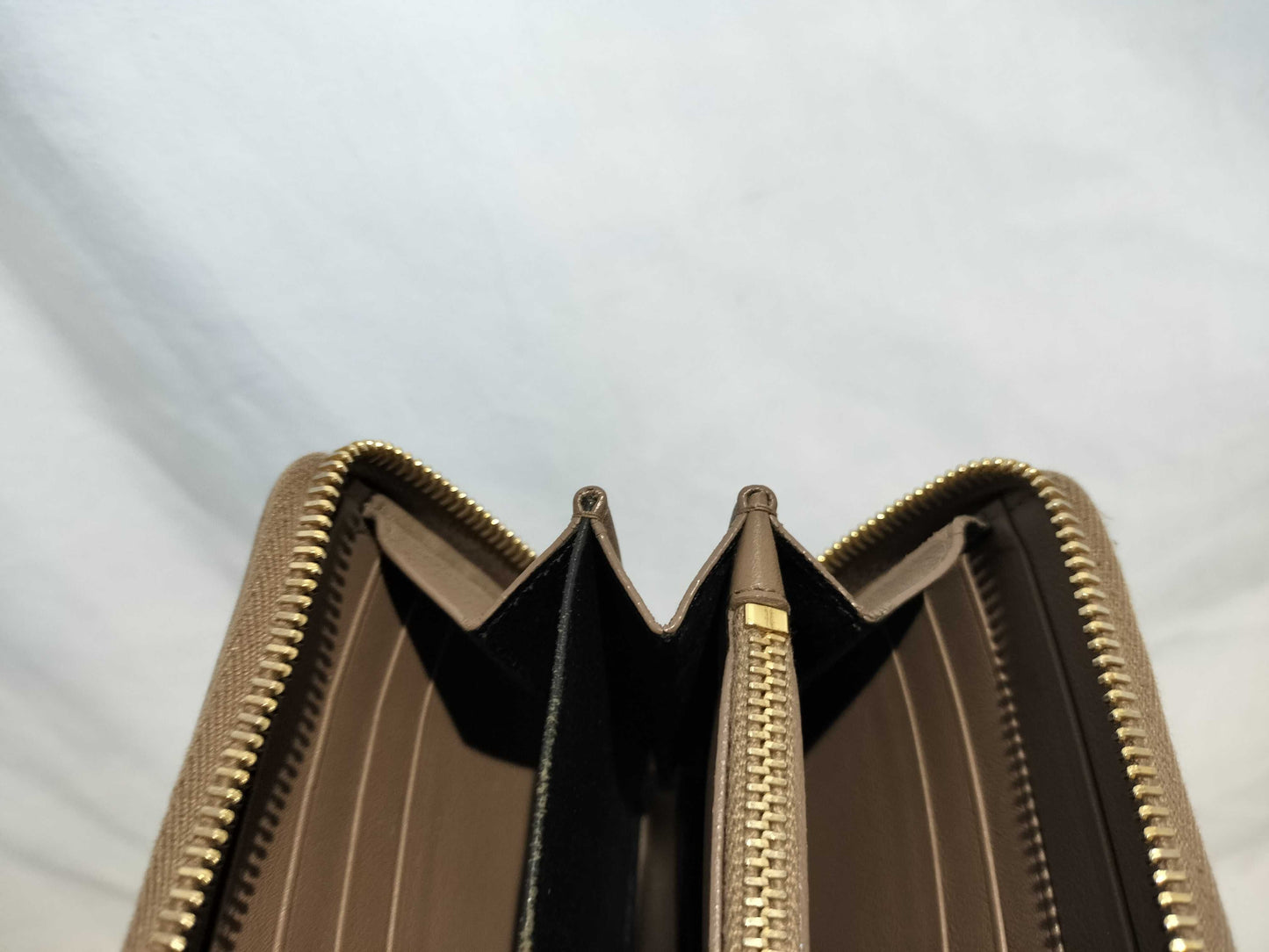 (10461_0053) Yves Saint Laurent Long Purse Purse