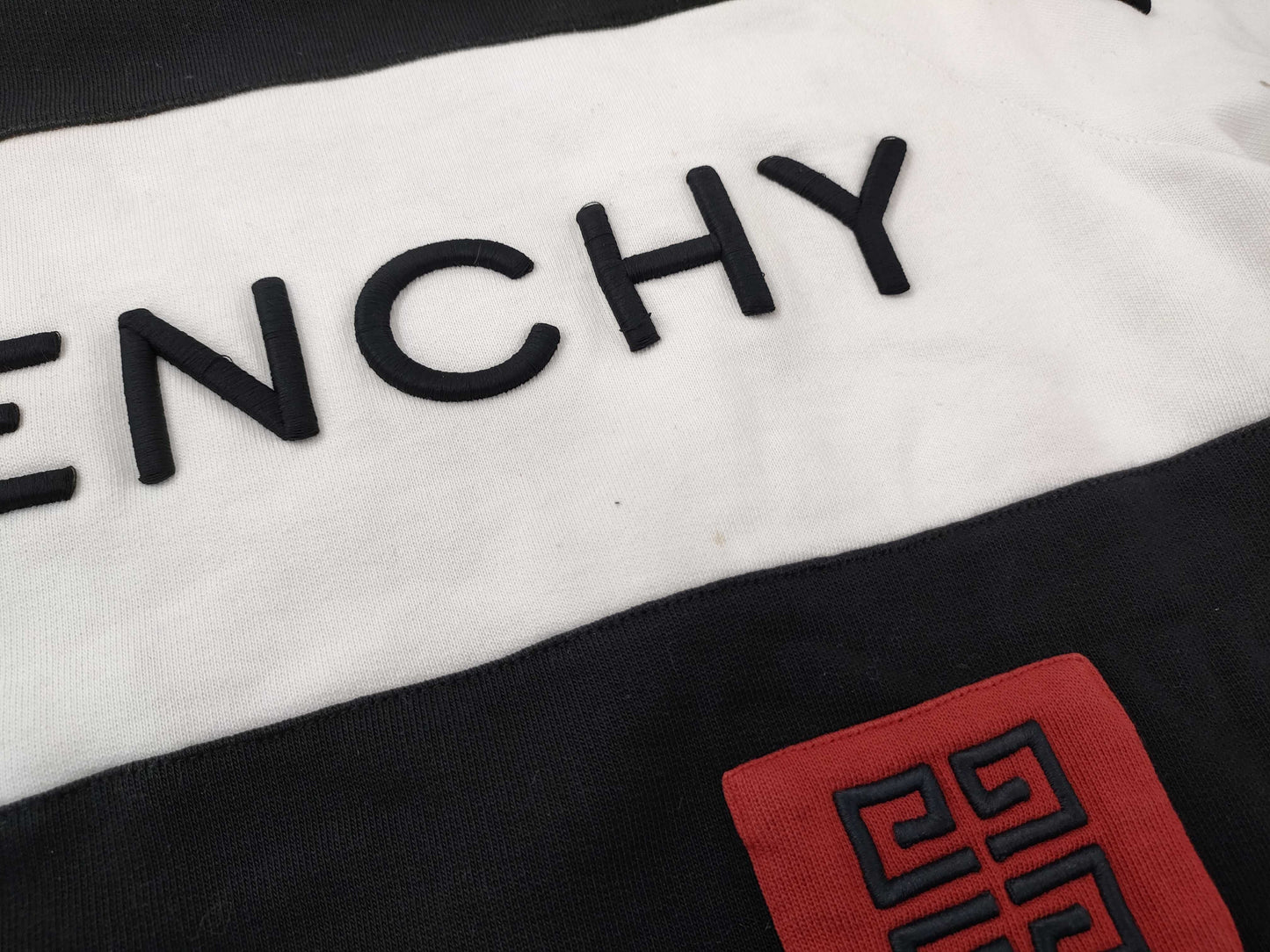 GIVENCHY Long Sleeve Sweatshirt Top