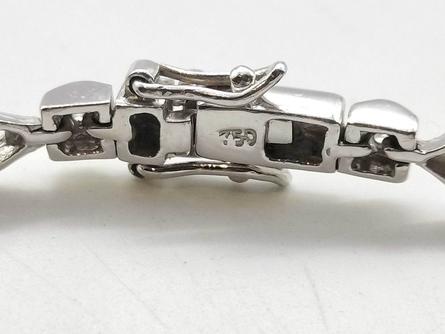 Diamond 750 8.0g Bracelet/Bangle