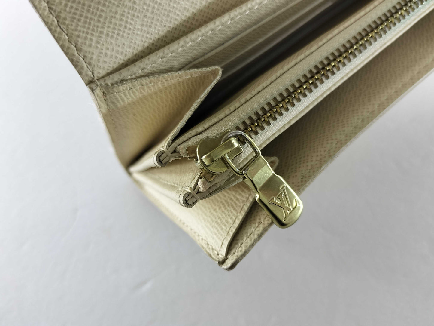 LOUIS VUITTON Damier Azur Portefeuille Sarah Wallet