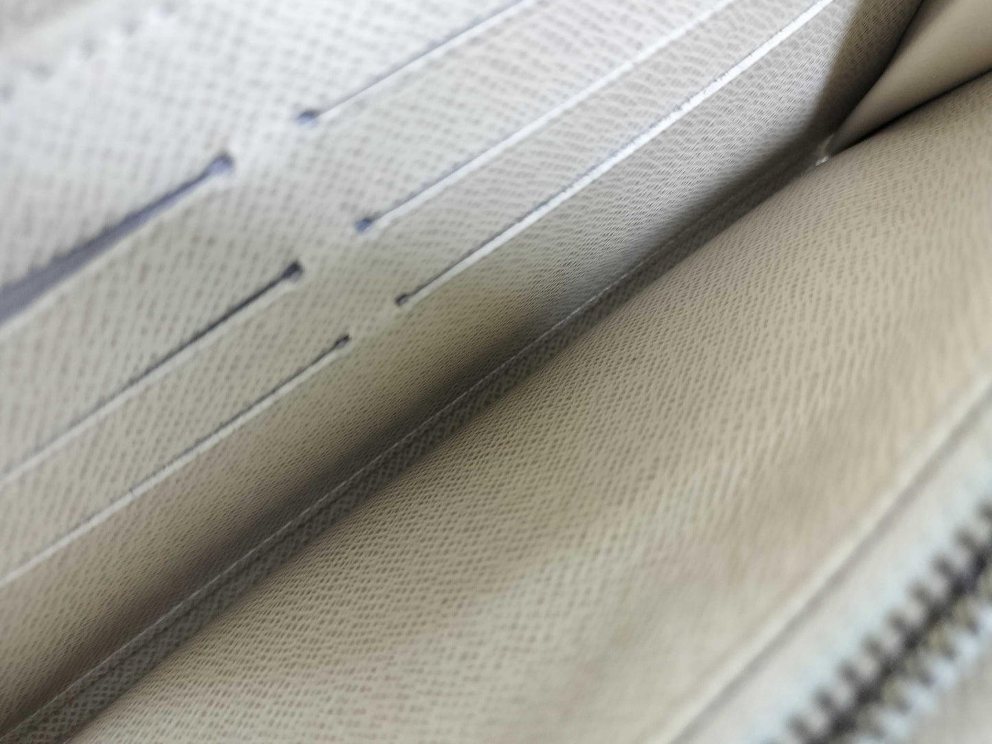 LOUIS VUITTON Damier Azur Portefeuille Sarah Wallet