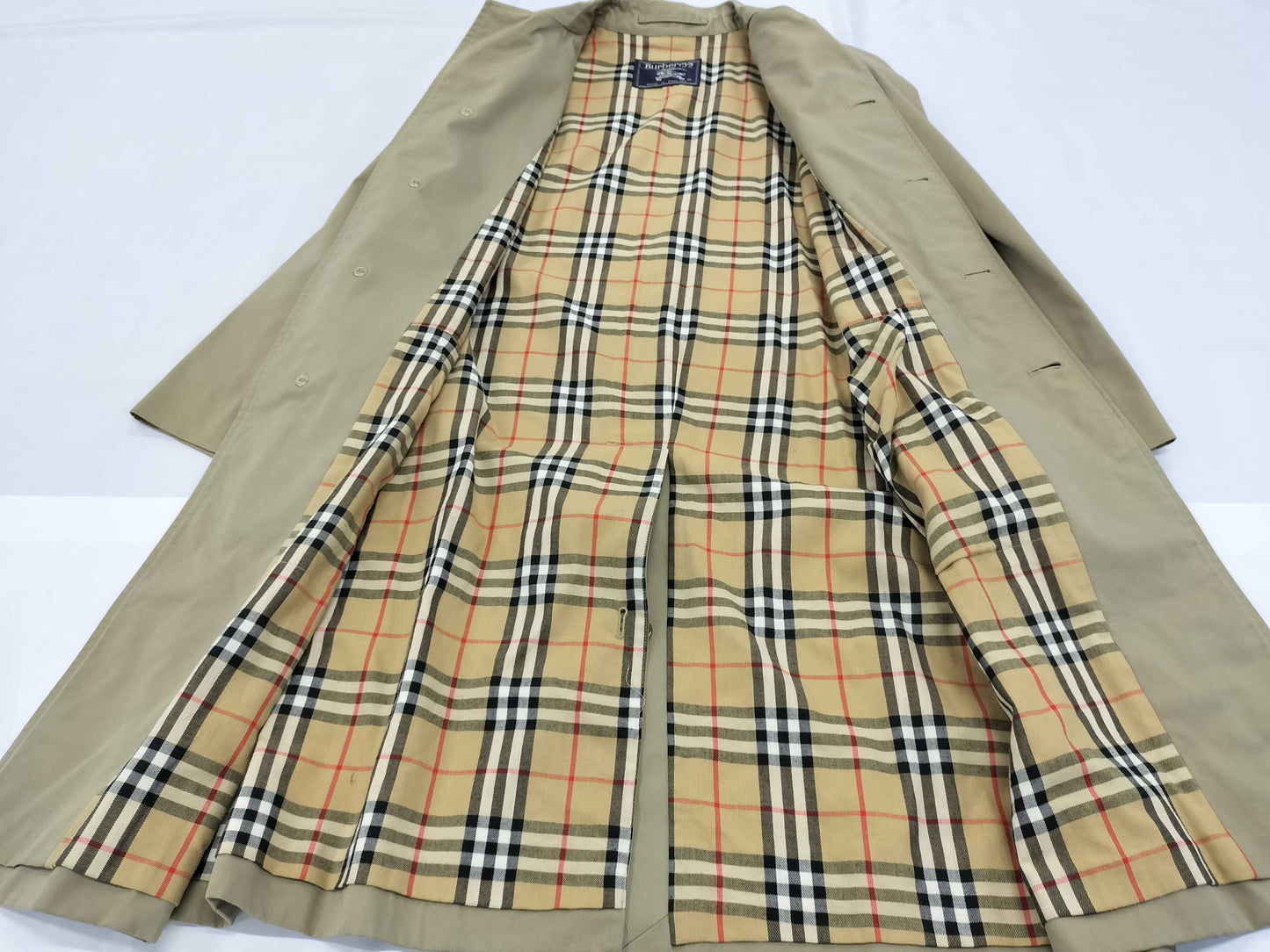 BURBERRY trench coat