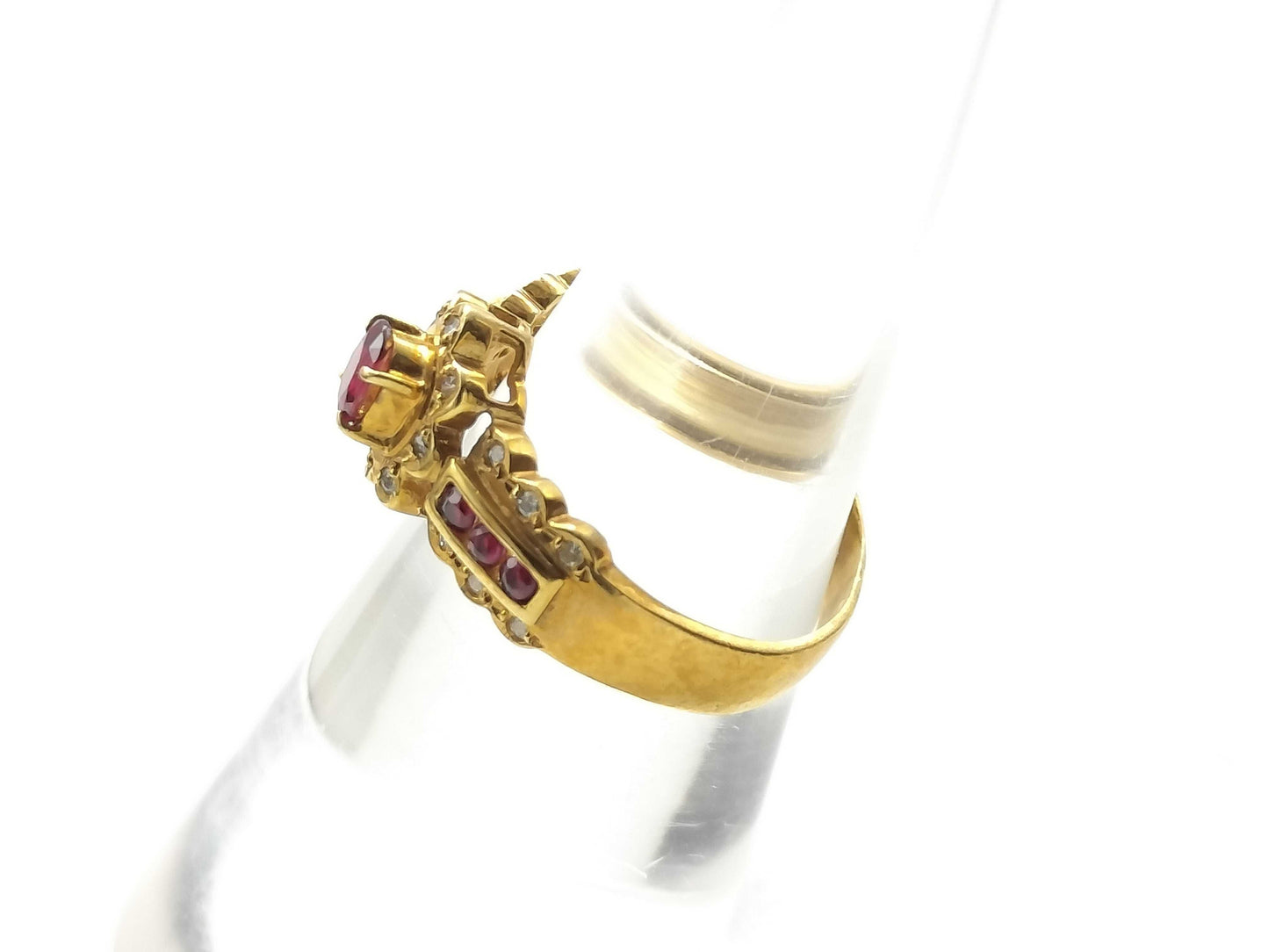 Ruby and Diamond 18K 3.6g Ring