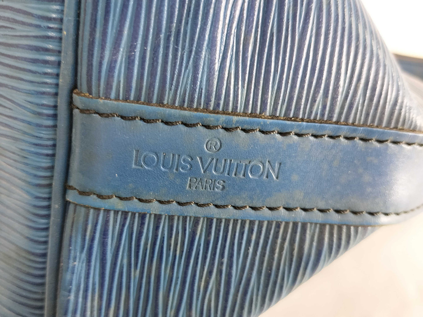 LOUIS VUITTON Epi Petit Noe Tote Bag