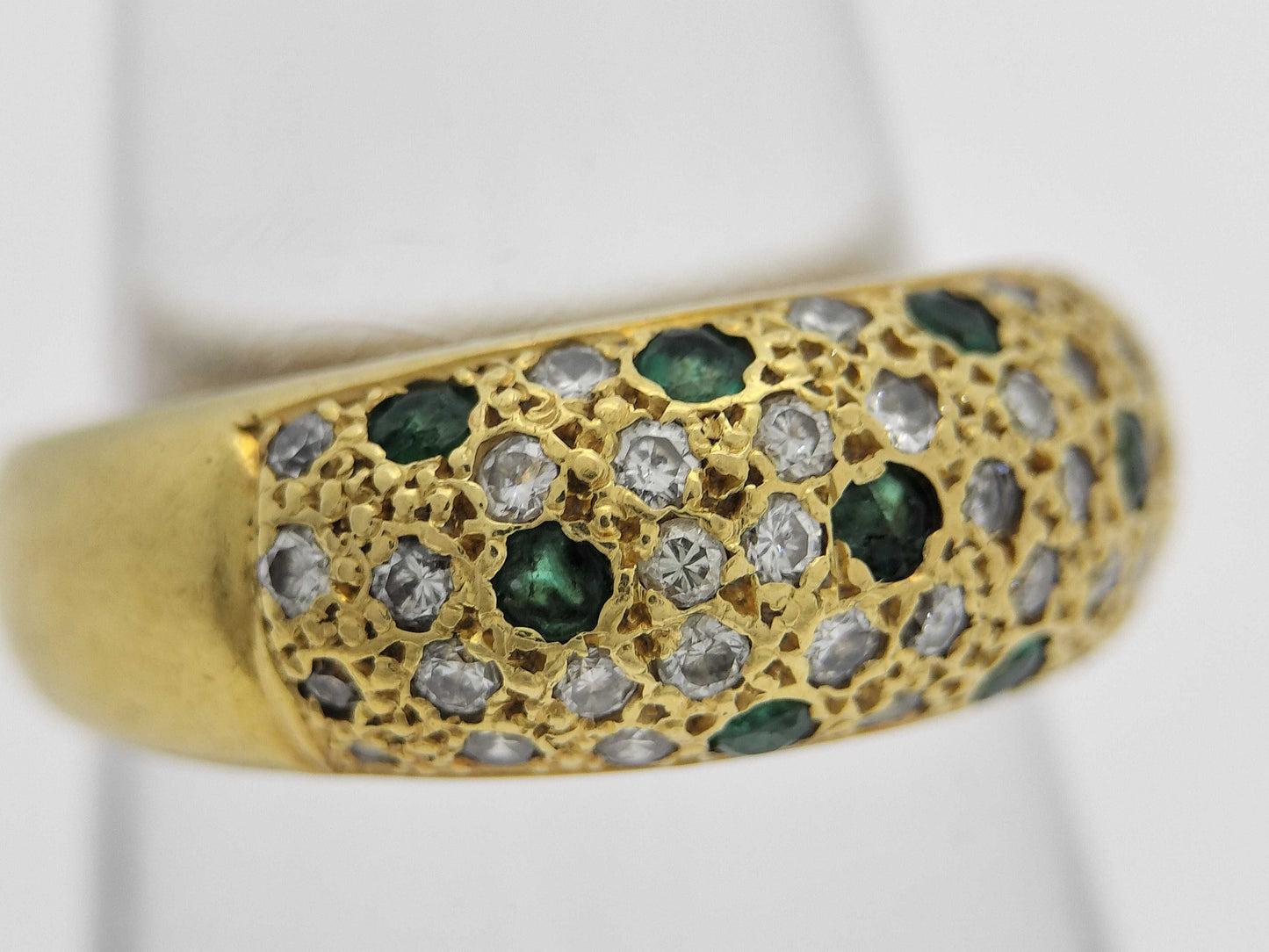Emerald and Diamond 750 5.9g Ring