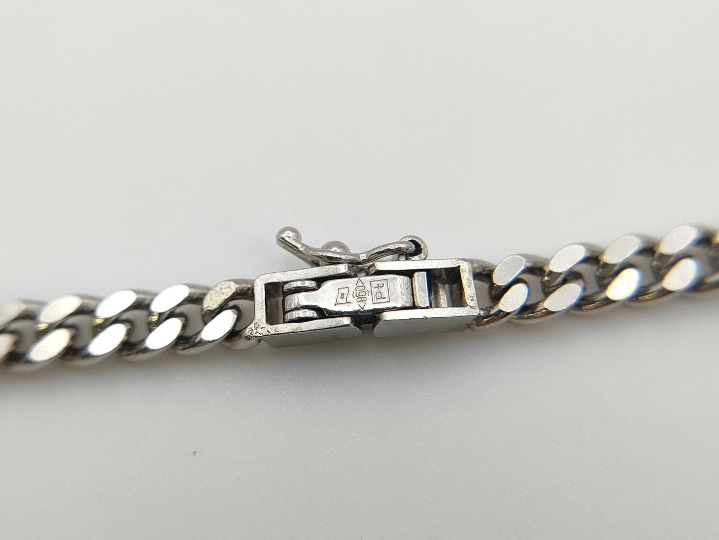 Kihei Double-Sided Single Pt850 30.6g Necklace