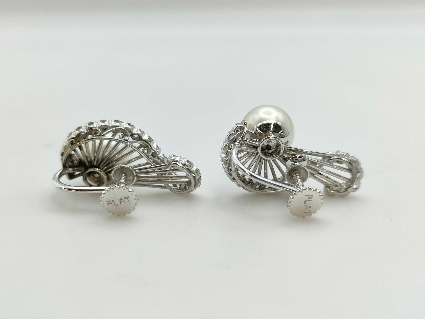 Akoya pearl earrings, diameter approximately 9.3mm, diamonds, Pm, 10.0g