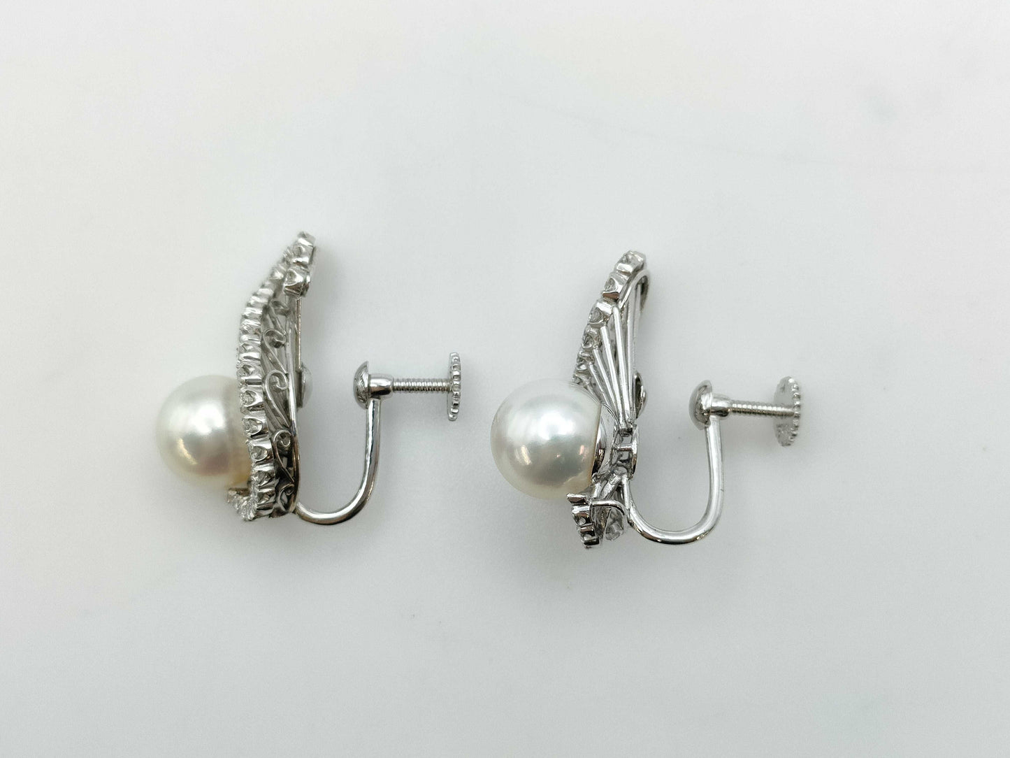 Akoya pearl earrings, diameter approximately 9.3mm, diamonds, Pm, 10.0g
